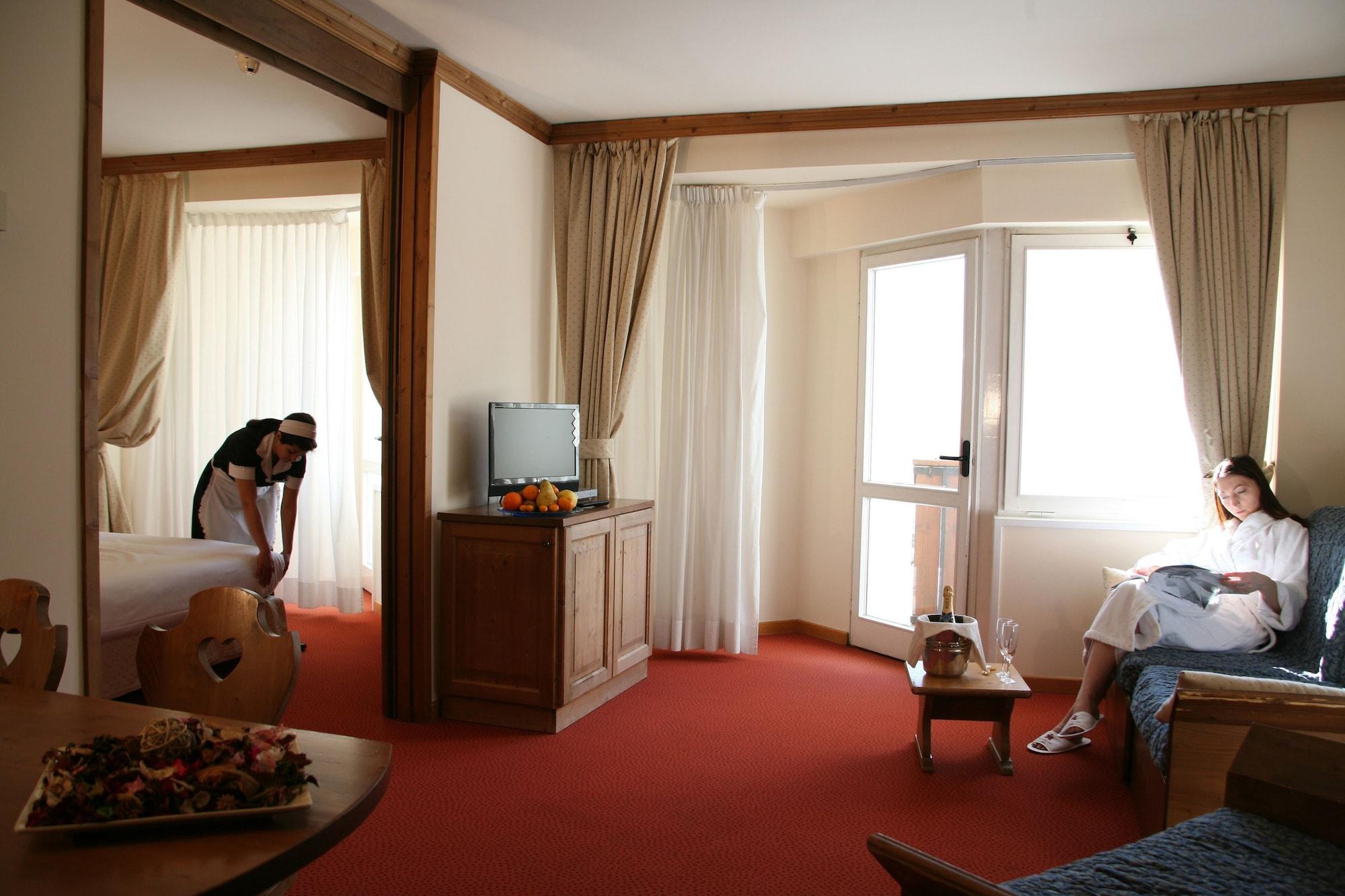 โรงแรมแอลาสกา กอร์ตินา กอร์ตินาดัมเปซโซ ภายนอก รูปภาพ